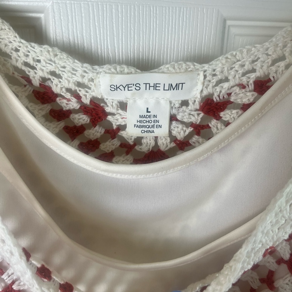 Skye's the Limit Crochet Top (2pc) - Picture 4 of 5